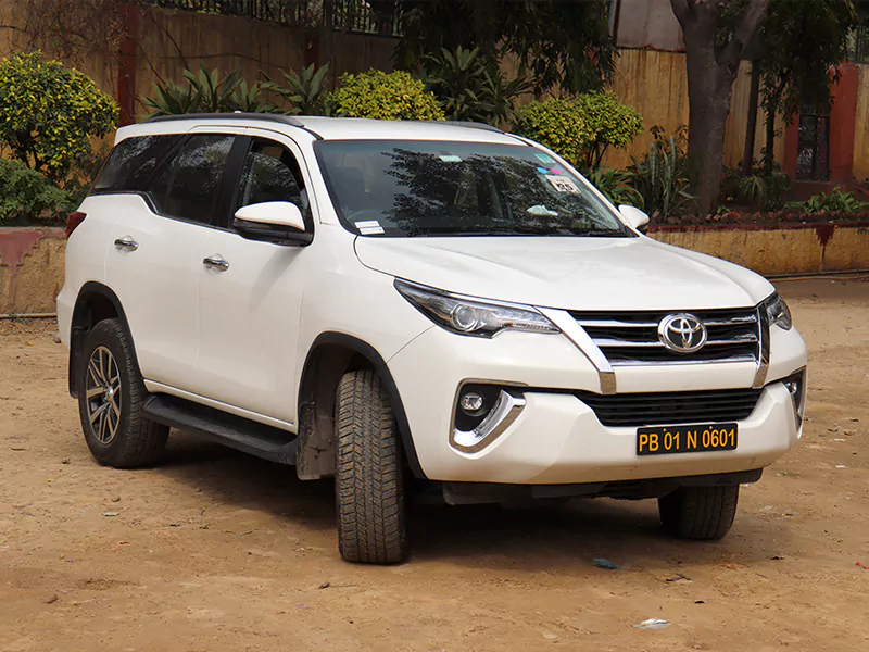hire fortuner from amritsar airport