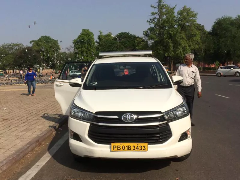 hire taxi from chandigarh airport