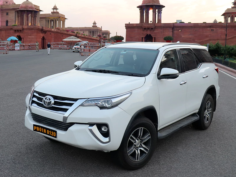 Luxury Fortuner on Rent